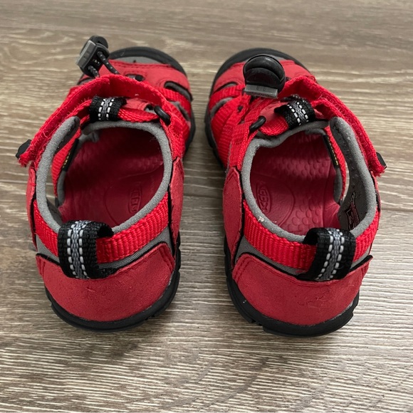 Boy’s Keen Washable Sandals, Red, Size 10K - Picture 4 of 6